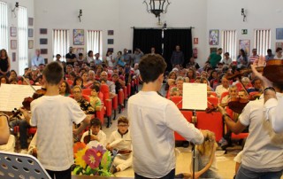 alumnos y alumnas conservatorio en el salón san josé