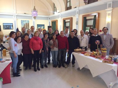 Grupo de voluntarios en el desayuno saludable del Congreso de Ecoturismo